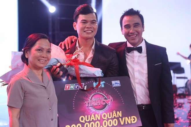 Chang trai nuoi heo tro thanh quan quan Nguoi hat tinh ca hinh anh 8