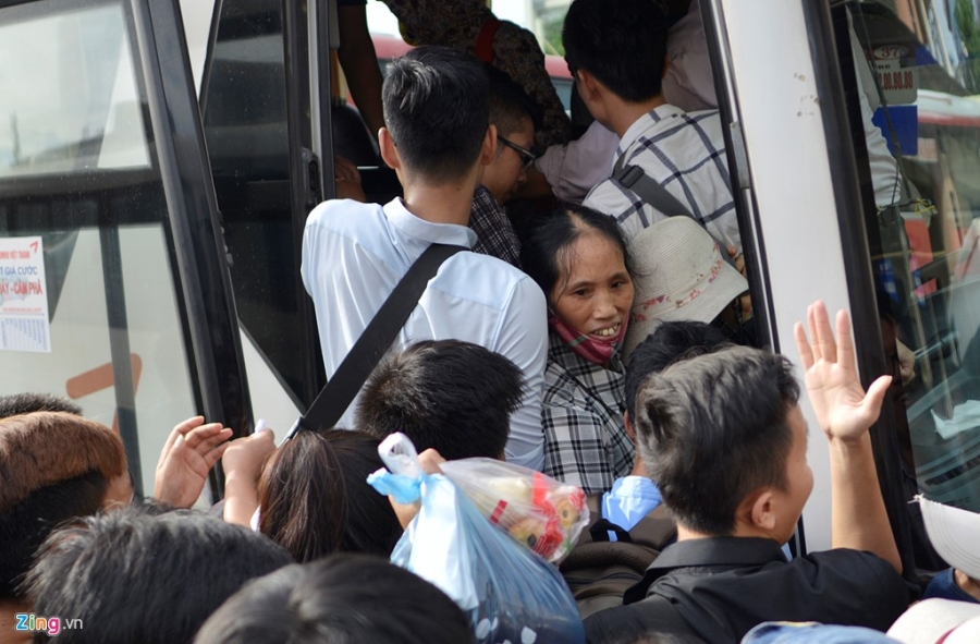 Khon kho tim xe khach ve que nghi le 2/9 hinh anh 3