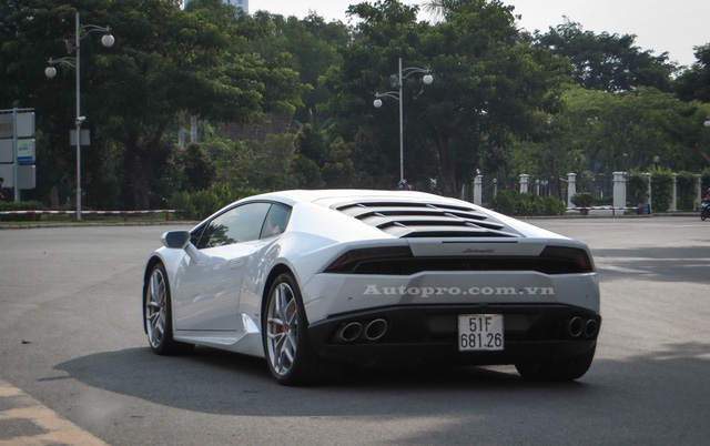  Đây là chiếc Huracan LP610-4 chính hãng thứ 2 tìm thấy chủ nhân với mức giá gần 15 tỷ Đồng. 
