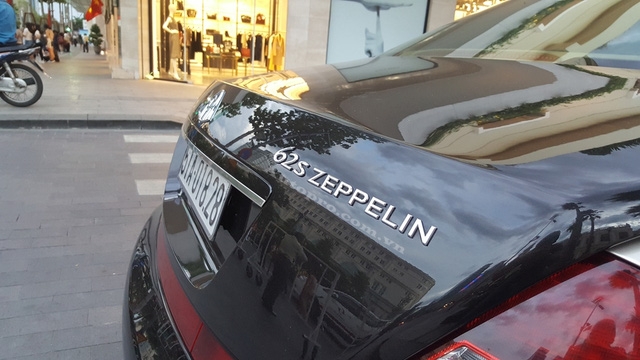  Cái tên Zeppelin xuất hiện trên logo trước đầu xe và đuôi xe như một dấu hiệu nhận biết đây là phiên bản đặc biệt. Bên trong xe có tấm biển One of 100 như ngầm hiểu chỉ có đúng một 100 chiếc được sản xuất trên toàn thế giới. Đặc biệt, không có chiếc nào được đánh dấu số thứ tự 001 hay 100 như các hãng xe khác vẫn hay áp dụng. 