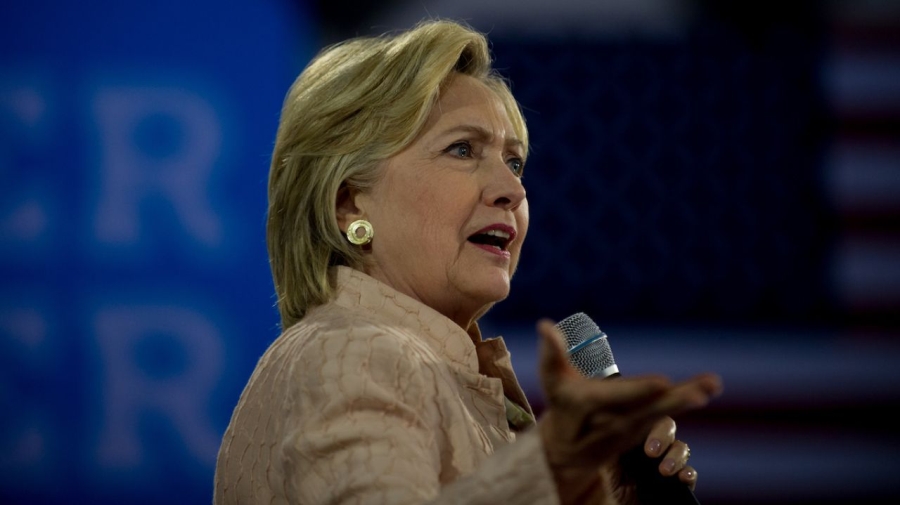 FBI công bố bí mật về bê bối thư cá nhân của bà Clinton - 1