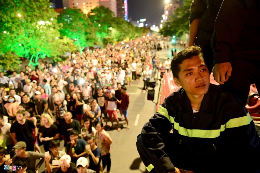 Man phao hoa dep mat mung Quoc khanh o Sai Gon hinh anh 15