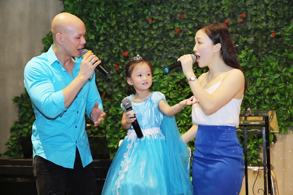 vo-chong-phan-dinh-tung-lam-sinh-nhat-3-tuoi-cho-con-gai-6