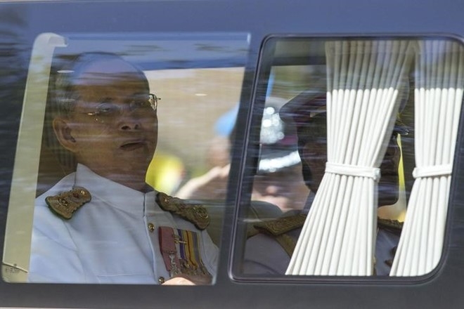 Vua Thai Lan bi dich trong phoi va nhiem trung mau hinh anh 2