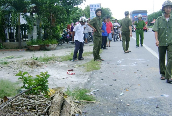 Co gai 22 tuoi tu vong sau tai nan lien hoan voi xe tai hinh anh 1
