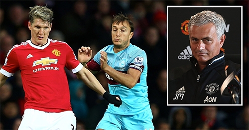 mourinho-gat-schweinsteiger-khoi-danh-dach-du-europa-league-1