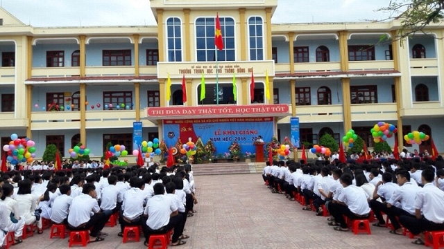 Ảnh 5: Lễ khai giảng tại Trường THPT TP Đồng Hới.