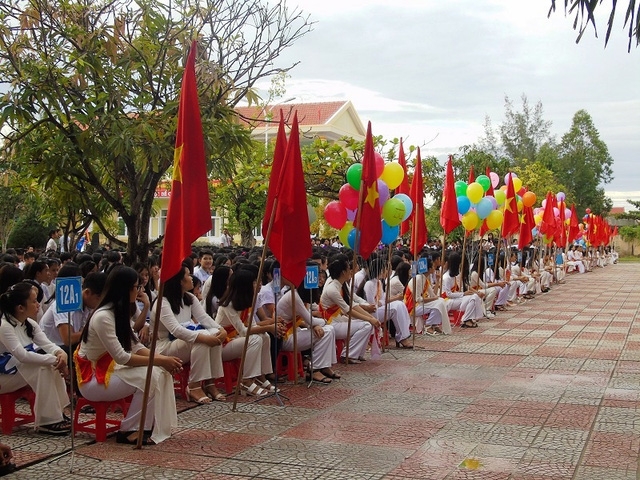 Lễ khai giảng tại trường THPT Quang Trung, Quảng Bình.