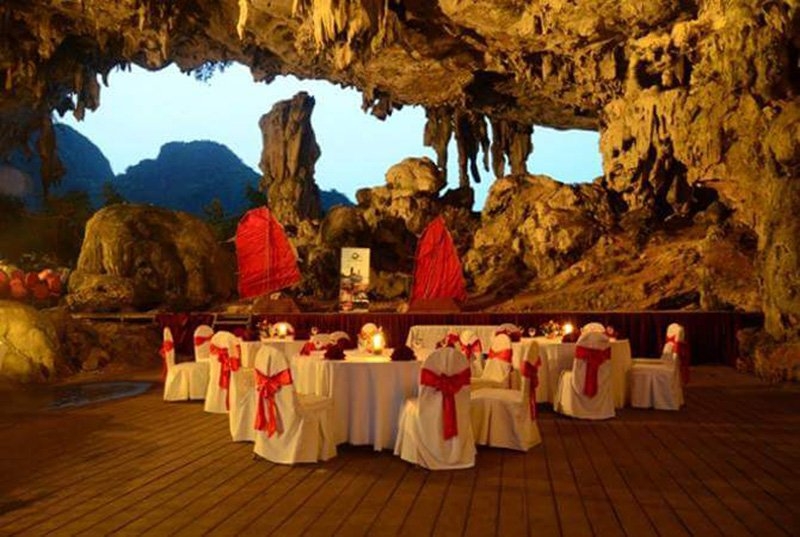 Quảng Ninh, vịnh Hạ Long, dạ tiệc hang động