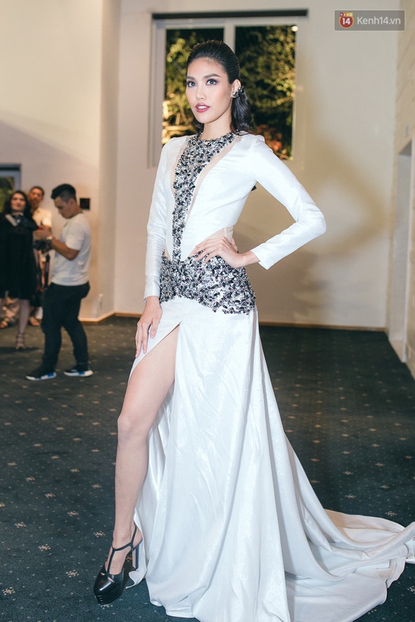 váy xẻ cao 
