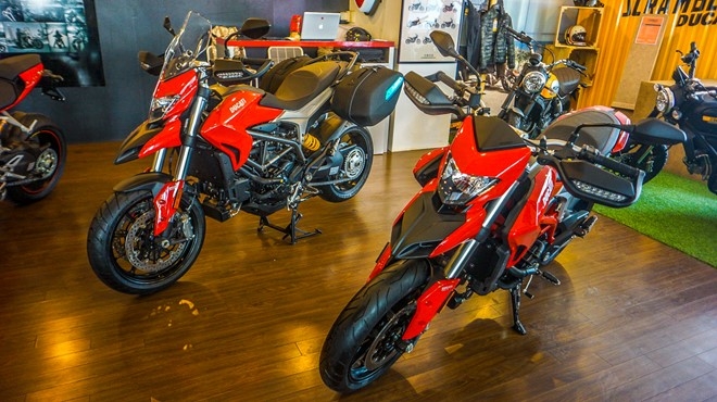 Ducati Hypermotard va Hyperstrada 939 co mat tai Viet Nam hinh anh 1