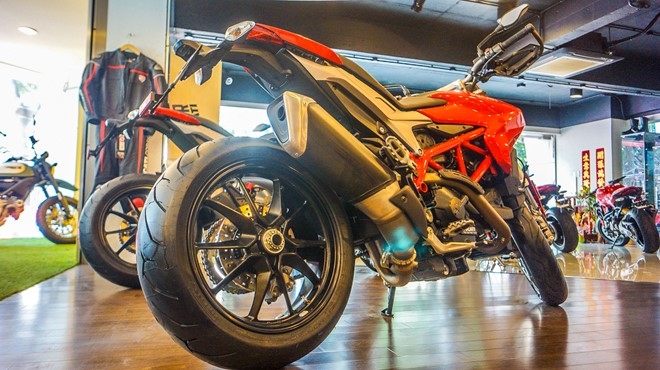 Ducati Hypermotard va Hyperstrada 939 co mat tai Viet Nam hinh anh 3