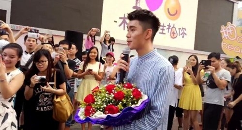 Chàng trai bị từ chối dù cầu hôn bằng 999 quả bưởi - ảnh 3