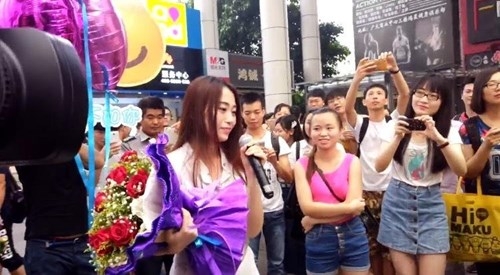 Chàng trai bị từ chối dù cầu hôn bằng 999 quả bưởi - ảnh 6