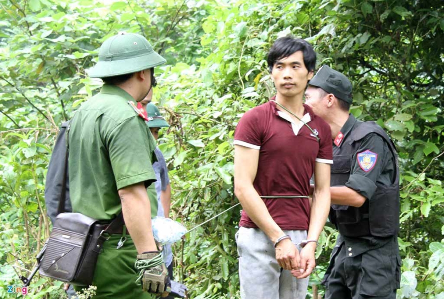 chum anh ap giai nghi pham ve hien truong vu giet 4 nguoi o lao cai hinh anh 5