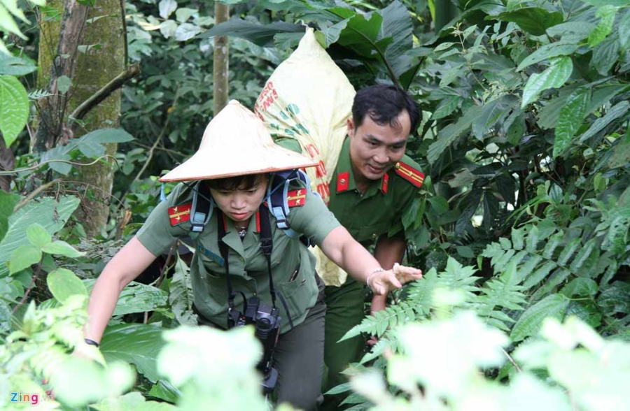 chum anh ap giai nghi pham ve hien truong vu giet 4 nguoi o lao cai hinh anh 19