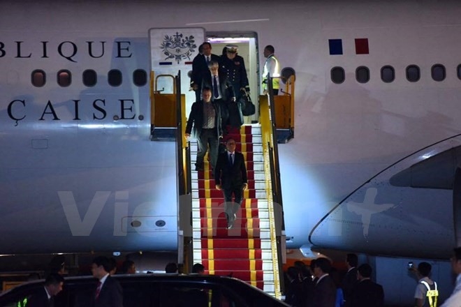 Tong thong Phap Francois Hollande da den Ha Noi hinh anh 3