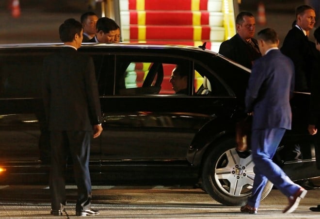 Tong thong Phap Francois Hollande da den Ha Noi hinh anh 5