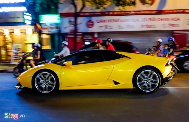 Cuong Do La lai sieu xe Huracan tren duong Sai Gon hinh anh 6