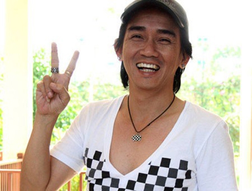 mot khan gia muon hien noi tang cho ca si minh thuan hinh anh 1