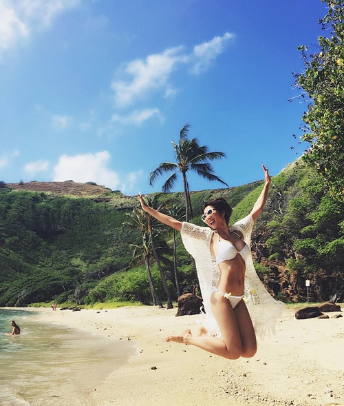 ngoc-quyen-nong-bong-khoe-body-hoan-hao-o-hawaii-1