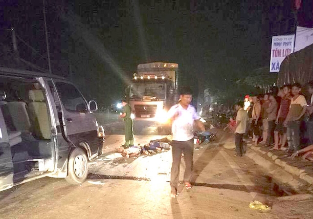  Hiện trường vụ tai nạn khiến 3 thanh niên chết thảm. 