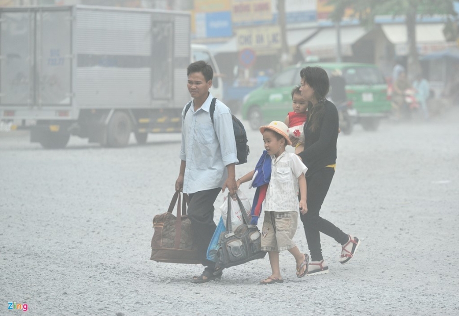 Bao bui mit mu tren con duong 'nha bien thanh ham' o Sai Gon hinh anh 8