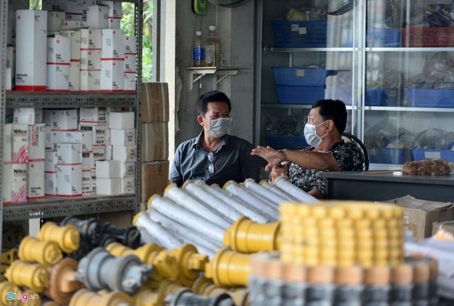 Bao bui mit mu tren con duong 'nha bien thanh ham' o Sai Gon hinh anh 16