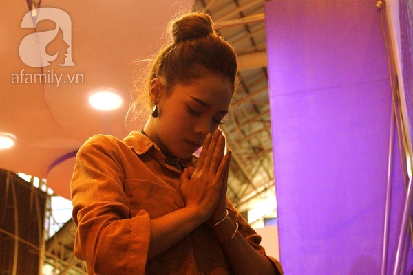 Đêm ai đi hẹn hò, còn em đi múa lửa và góc khuất đằng sau nghề nóng bỏng thu nhập trăm triệu/tháng - Ảnh 2.