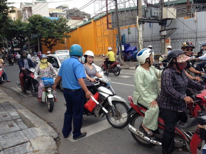 Giao thông Đà Nẵng hỗn loạn vì chặn đường làm hầm 