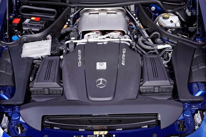 Mercedes GTS do 604 ma luc boi tho Duc hinh anh 3