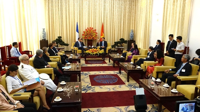 Đoàn công tác của Tổng thống Pháp ghé thăm TPHCM