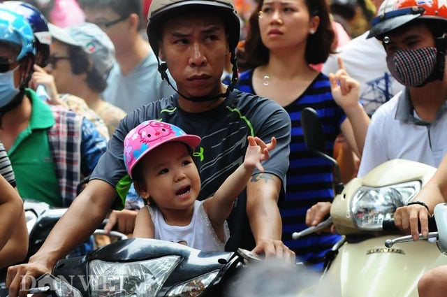 truoc trung thu, sung ban bong bong trung quoc doc hai rat dat hang hinh anh 9
