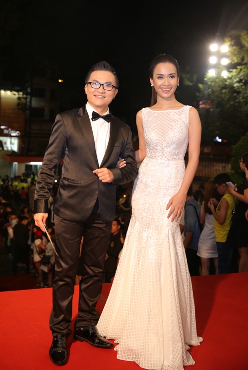 dan-sao-long-lay-tren-tham-do-vtv-awards-7