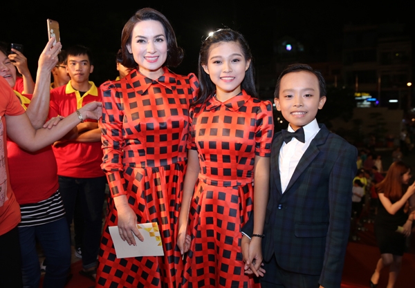 dan-sao-tren-tham-do-vtv-awards-2016