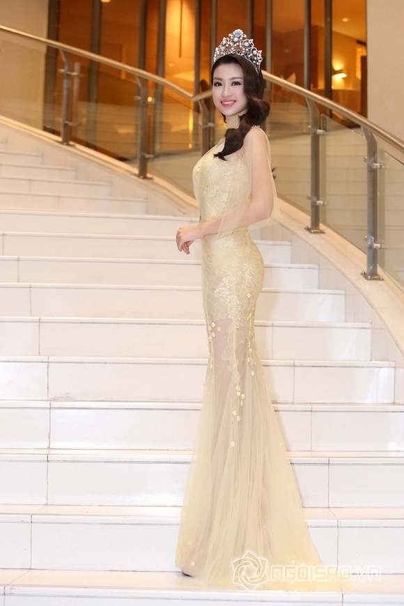 Hoa hậu Mỹ Linh rạng rỡ 1