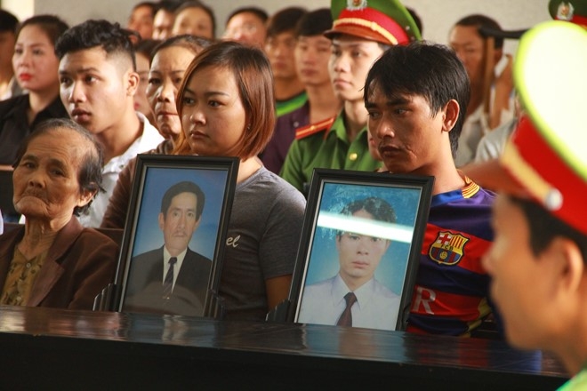 Nhom thanh nien chem chet hai cha con vi 'nhin deu' hinh anh 2