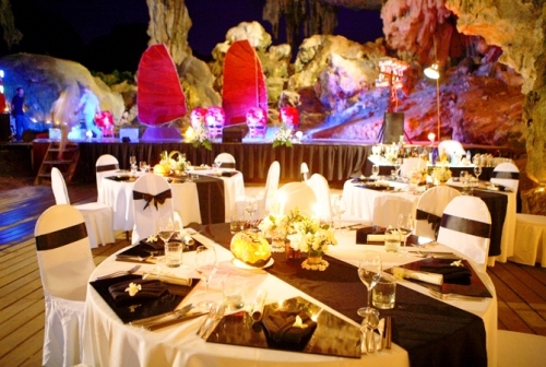 quang-ninh-yeu-cau-cham-dut-bay-tiec-trong-hang-dong-ha-long-1