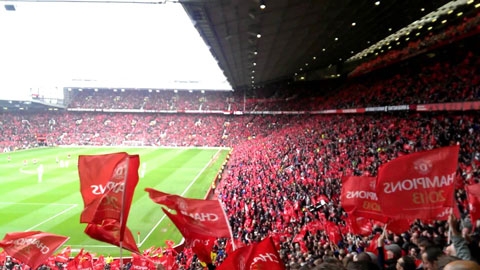 Vé chợ đen trận derby Manchester tăng chóng mặt