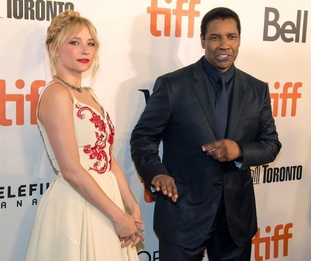 Pham Bang Bang mac vay xe sau tren tham do LHP Toronto hinh anh 10