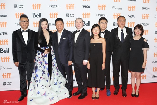 Pham Bang Bang mac vay xe sau tren tham do LHP Toronto hinh anh 15