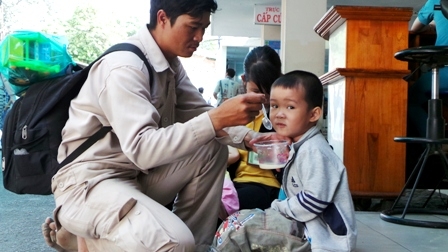 Chế độ ăn nhiều tinh bột nhưng thiếu ngũ cốc là một trong những nguyên nhân khiến trẻ thiếu vitamin E
