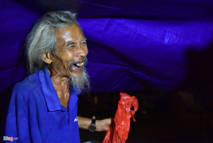 Xuat hien 'thay tro Duong Tang' tren pho Ha Noi hinh anh 12