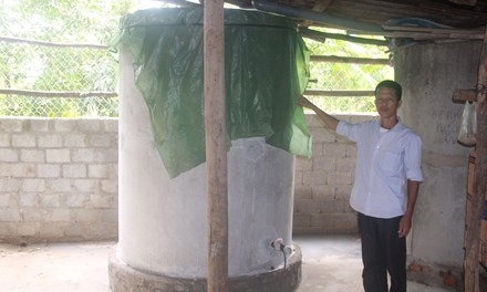 Bể nước của ông Thọ bị đối tượng xấu bỏ thuốc trừ sâu vào. 