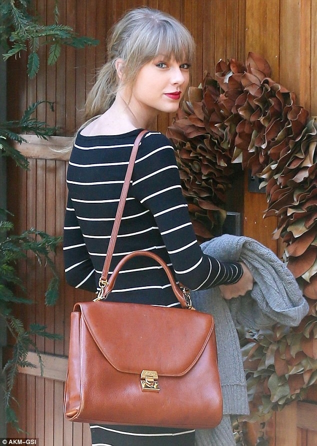 Taylor Swift giu hinh anh vui ve sau khi chia tay ban trai hinh anh 6