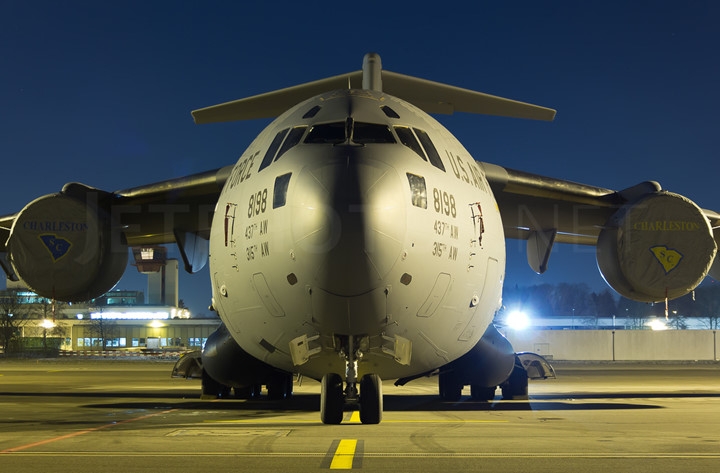 c-17: may bay van tai phuc vu cac chuyen cong du cua tong thong my hinh 3