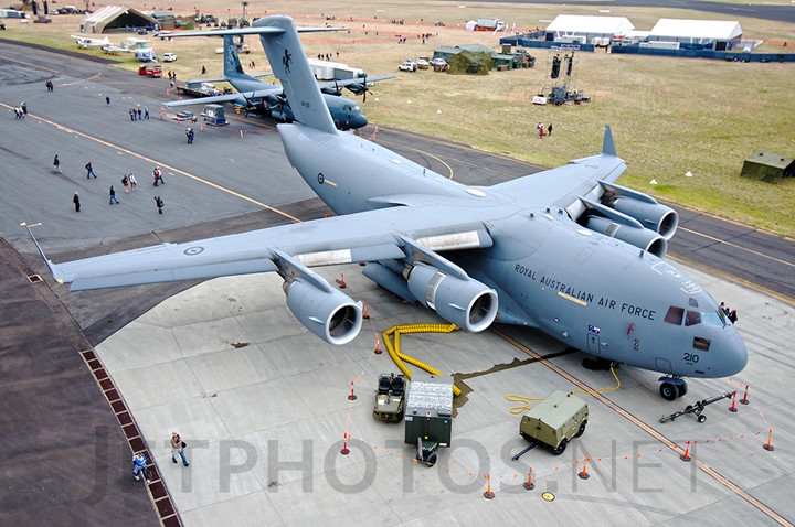 c-17: may bay van tai phuc vu cac chuyen cong du cua tong thong my hinh 10