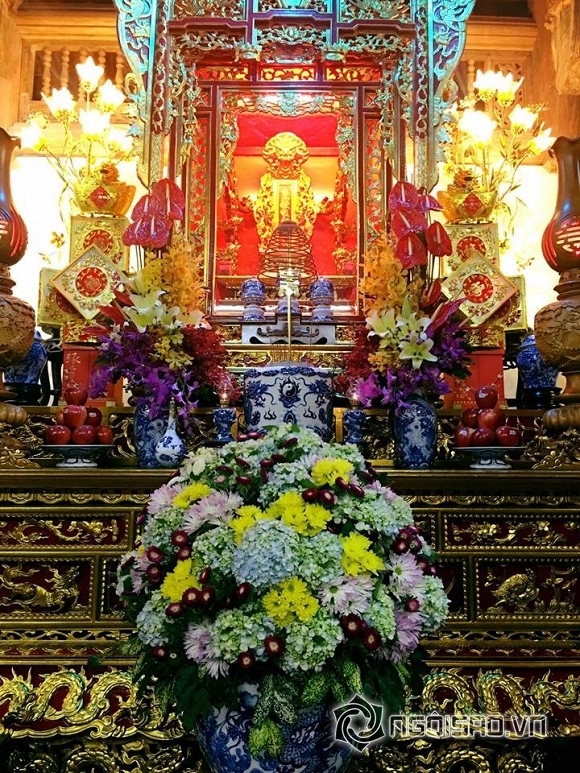 Cát Phượng phủ nhận tin đồn Hoài Linh xây nhà thờ tổ để đánh bóng tên tuổi 3
