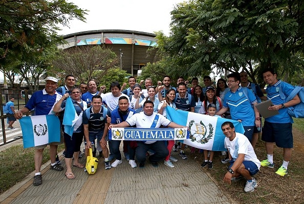 Cau thu Guatemala om mat tiec nuoi sau tran thua Viet Nam hinh anh 1