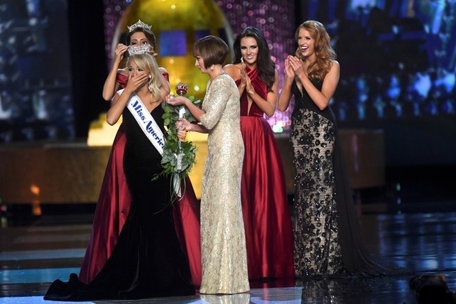 Cô gái 21 tuổi đăng quang Miss America 2017